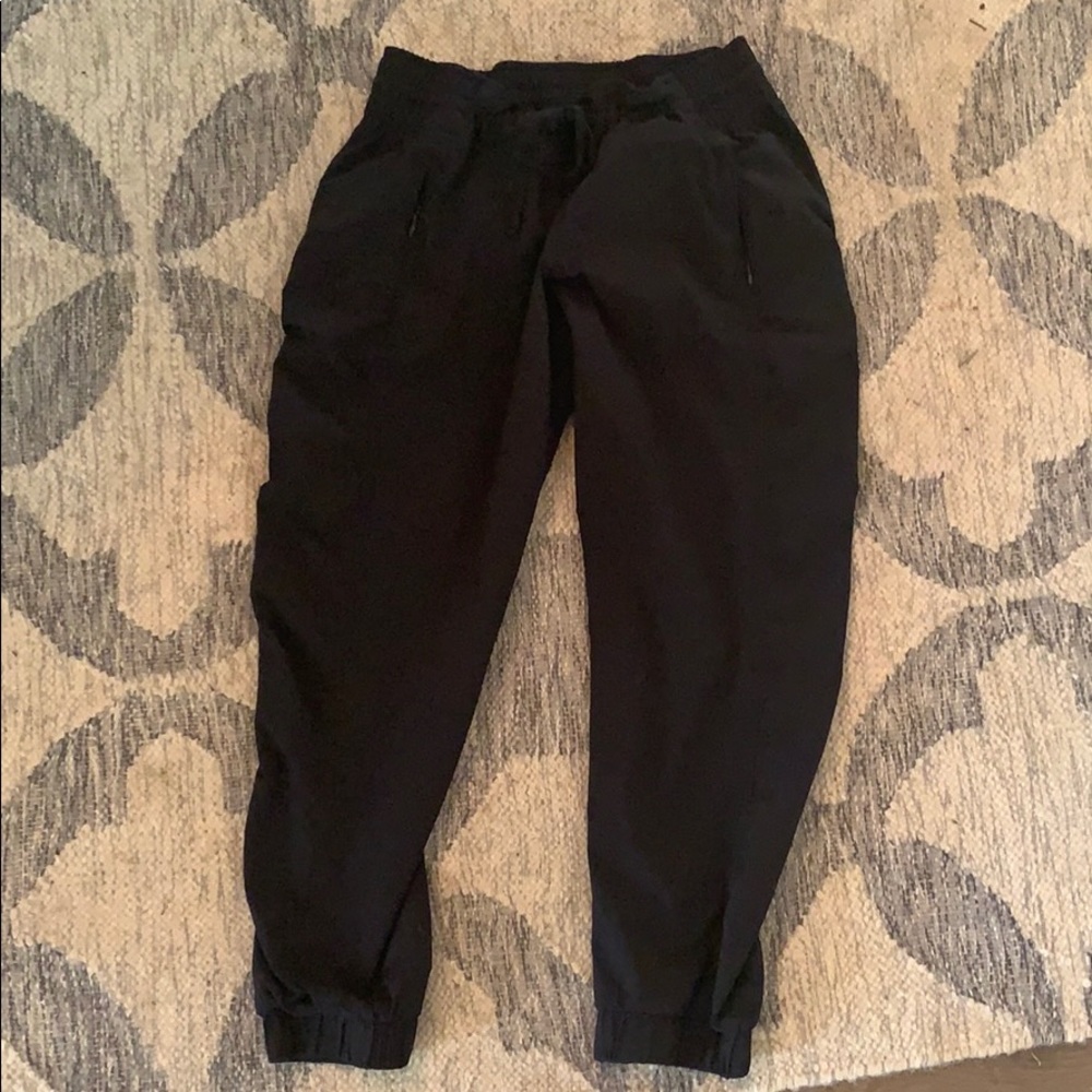 athleta cropped joggers